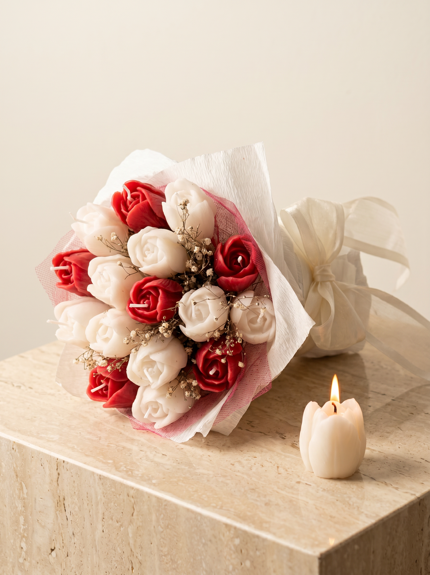 Ramo de Velas Florales LoBella™ – Tulipanes y Margaritas